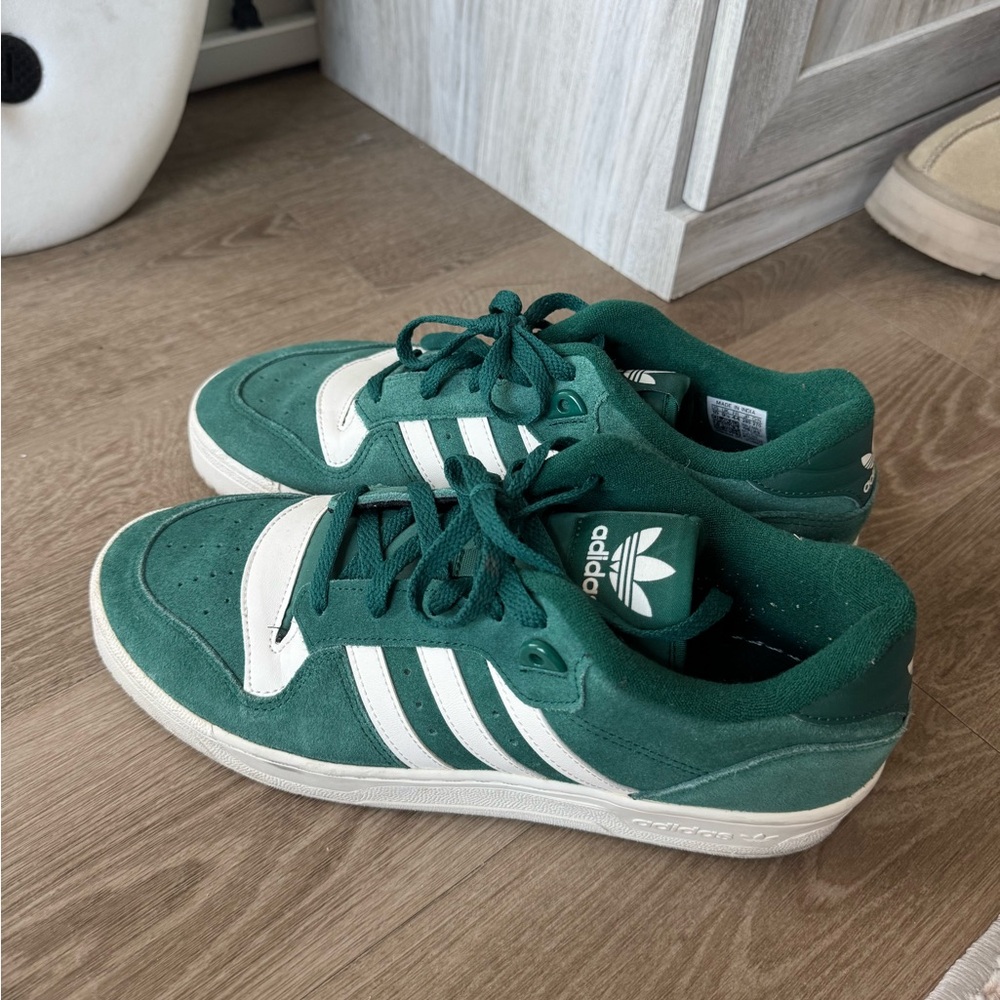 Adidas Sneakers size 10 Men’s